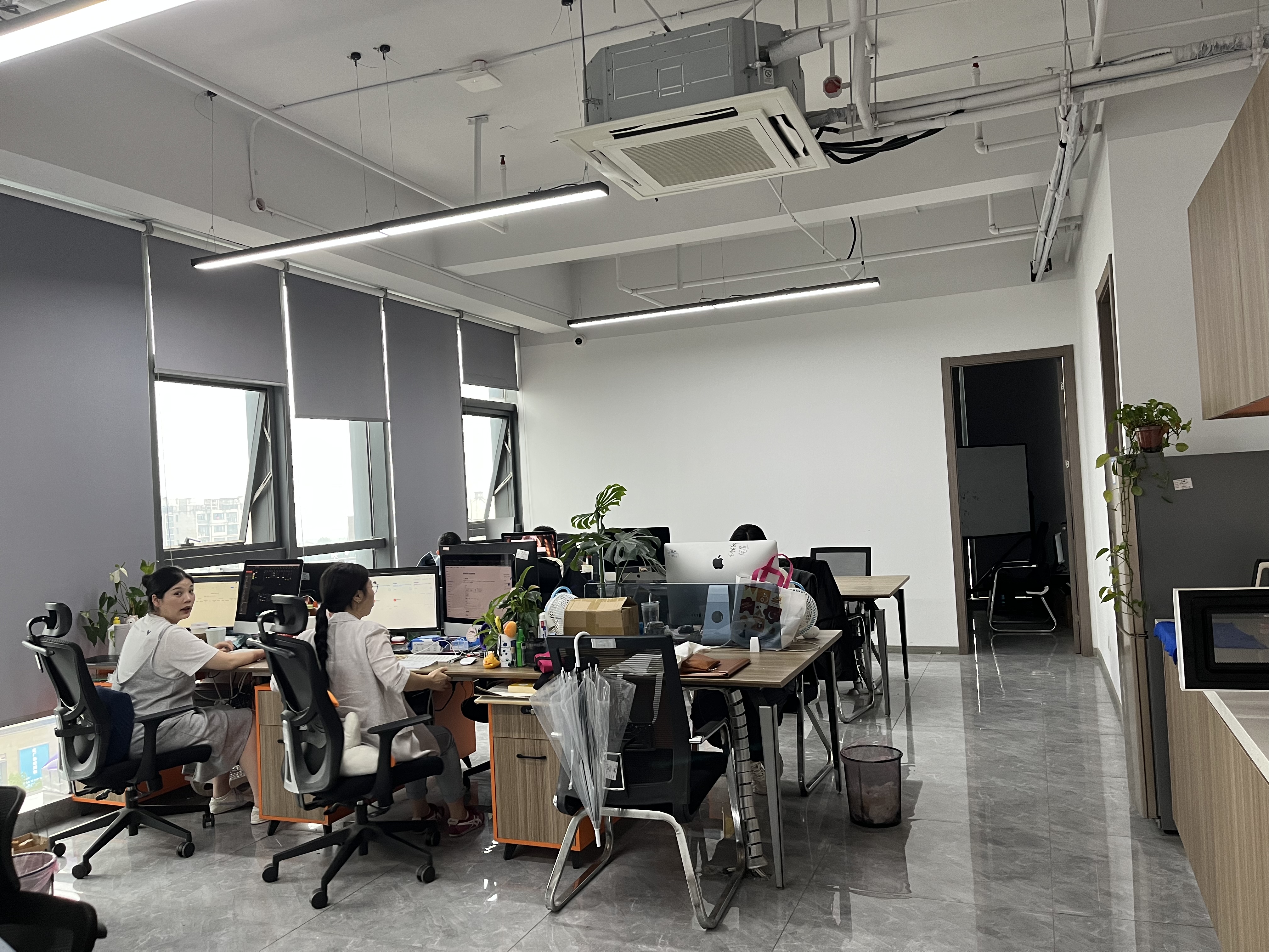 辰之易办公区域